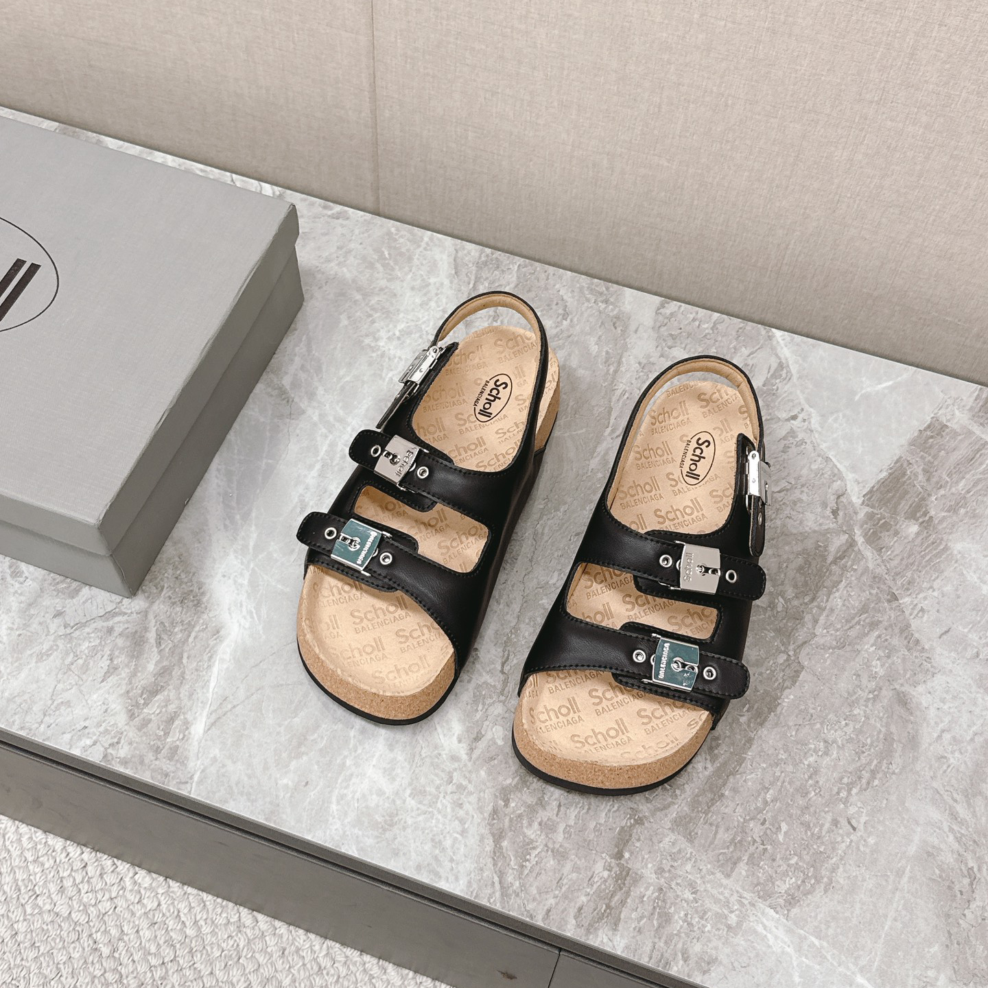 [Balenciaga] 발렌시아가 숄 플랫 샌들 -3Color
