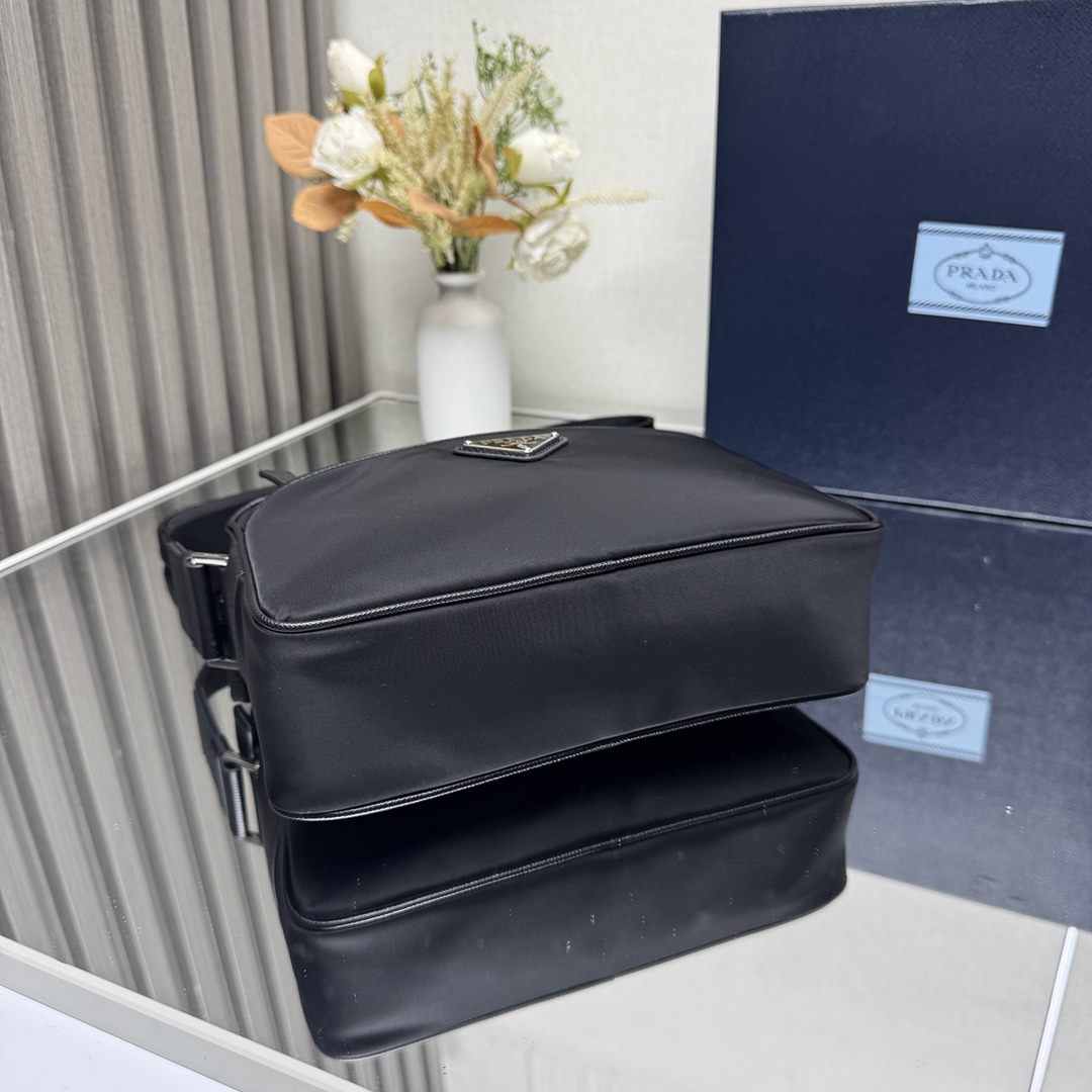 [Prada] 프라다 리나일론 렉탱글 숄더백