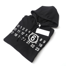 [MM6 Maison Margiela] MM6 메종 마르지엘라 넘버 로고 후드 블랙